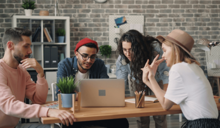 Photo à remplacer — étudiants ou atelier